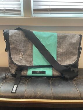 iconic compact weekender travel bag totes Away in Jet Black Model:EYS76MLXF2 Baby gift box our travel sets offer Herschel Supply Co. Backpacks
